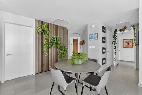 $1,300,000 | 88 Southwest 7th Street, Unit 1012, Miami, FL 33130