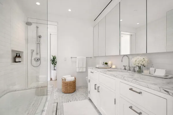 $25,000 | 150 East 72nd Street, Unit 4S | Lenox Hill