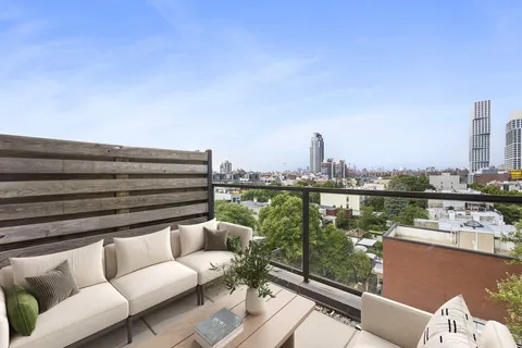 $1,075,000 | 1059 Manhattan Avenue, Unit PHB | Greenpoint