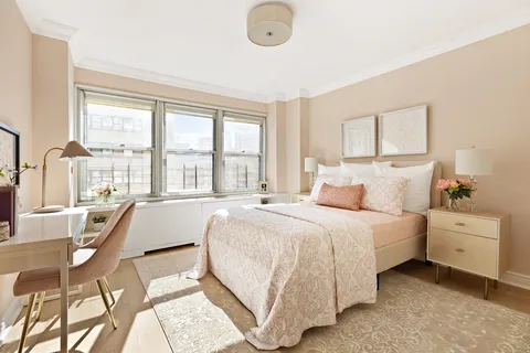 $1,995,000 | 155 East 38th Street, Unit 12J | Murray Hill