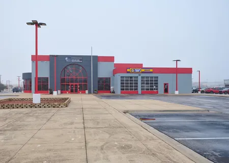 a view of entryway with outdoor space