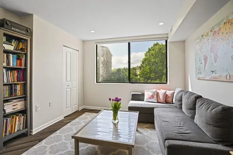 $1,350,000 | 2725 Connecticut Avenue Northwest, Unit 507, Washington, DC 20008