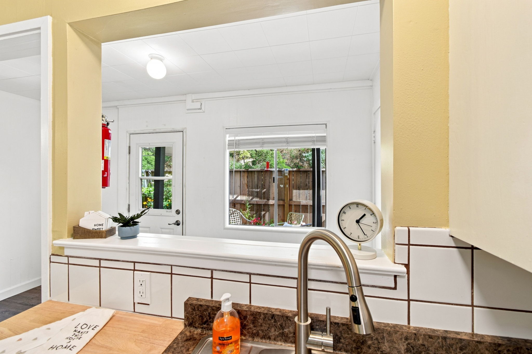 1016 Los Gamos Road, Unit D San Rafael, CA 94903 - Photo 8 of 28 Gallery Image 8