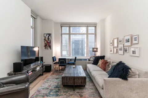 $995,000 | 325 5th Avenue, Unit 14E | Midtown South