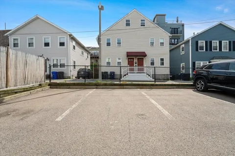 $745,000 | 190 F Street, Unit 6, South Boston, MA 02127
