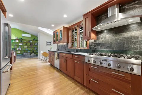 Contact Agent | 30 Volunteer Way, Lexington, MA 02420