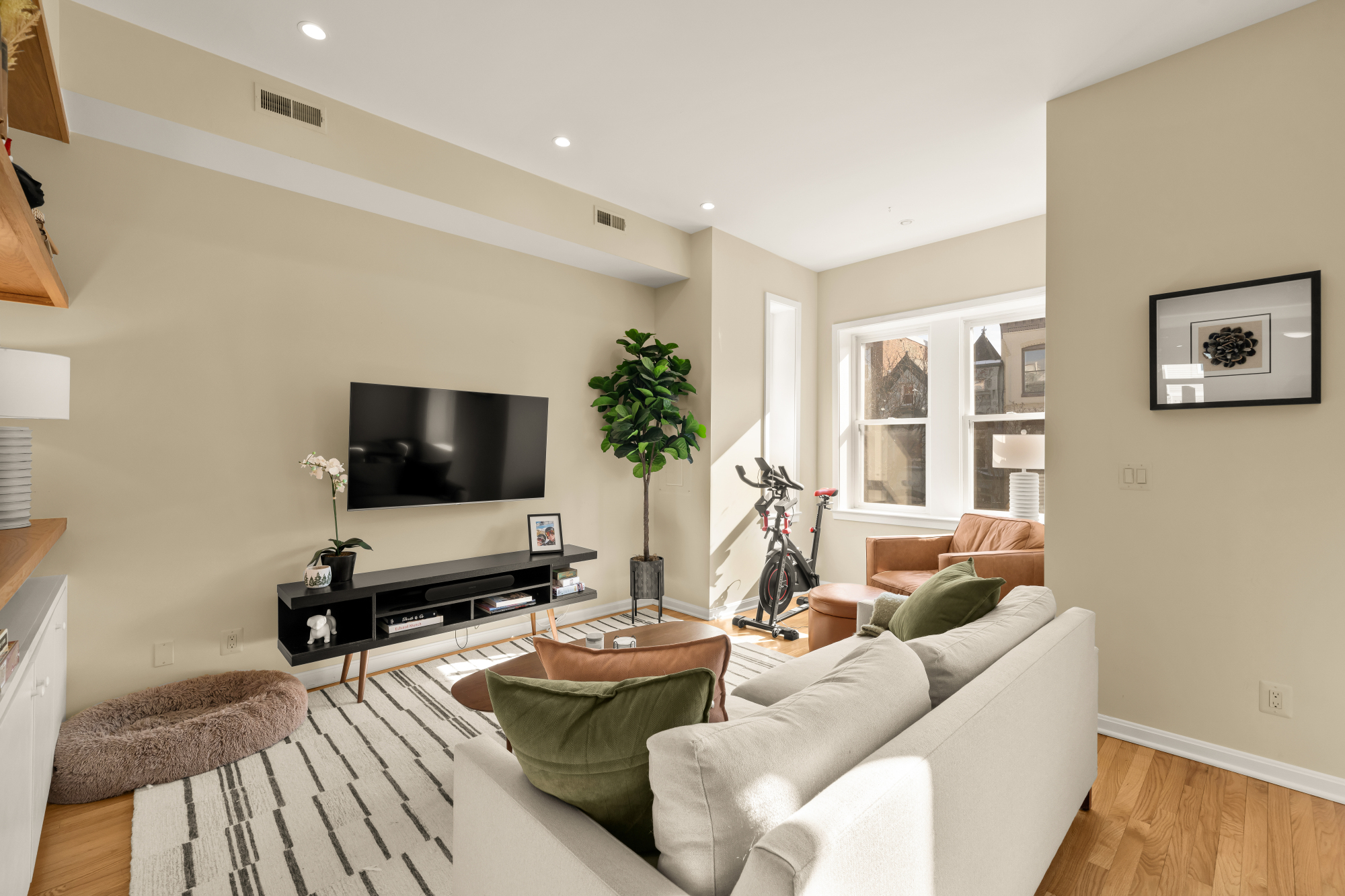 1325 R Street Northwest, Unit B Washington, DC 20009 - Photo 17 of 46