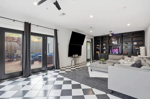 $1,050,000 | 2619 Greene Avenue, Fort Worth, TX 76109