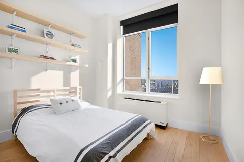 $2,350,000 | 20 Bayard Street, Unit 12A | Williamsburg
