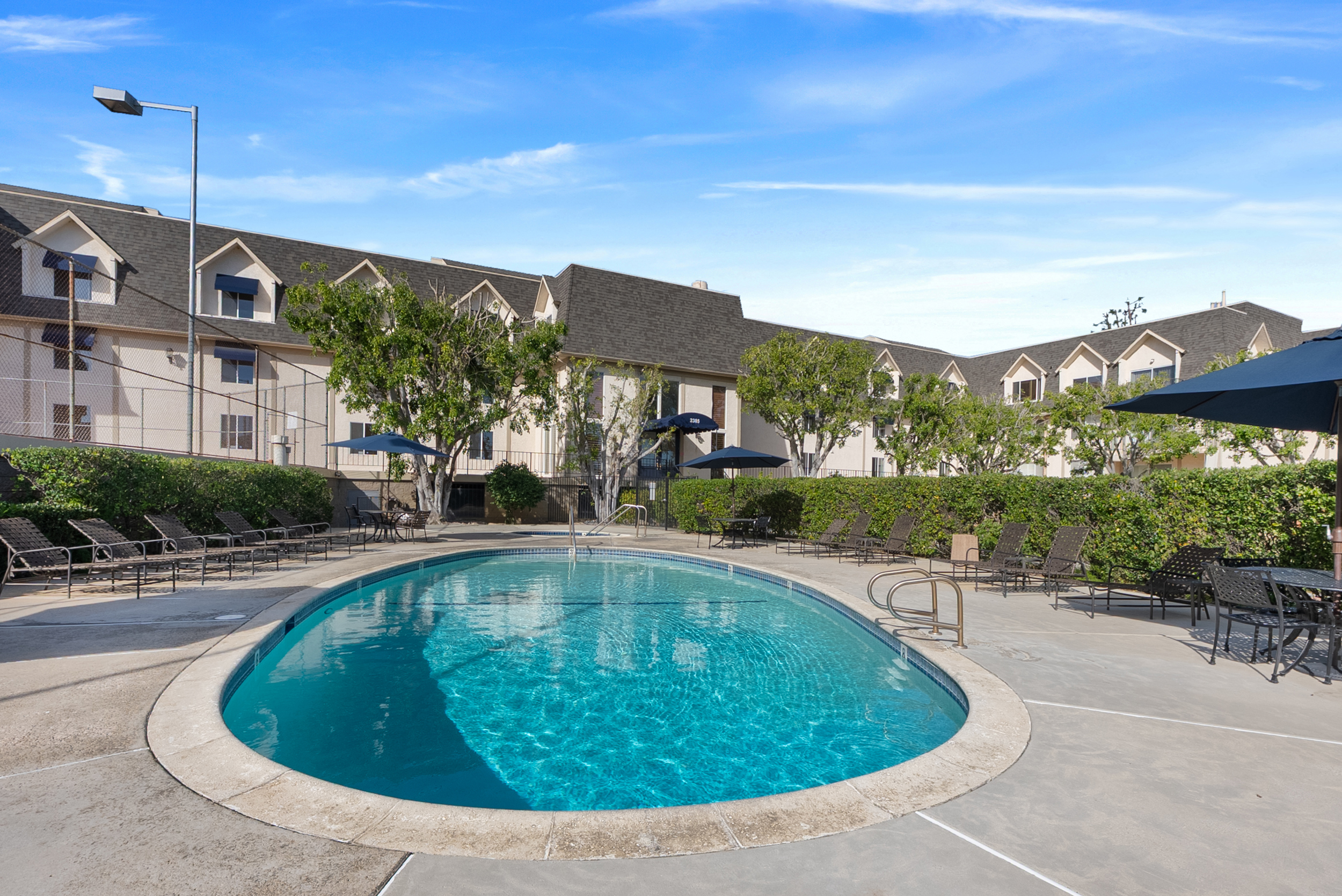 2385 Roscomare Road, Unit E17 Los Angeles, CA 90077 - Photo 18 of 23