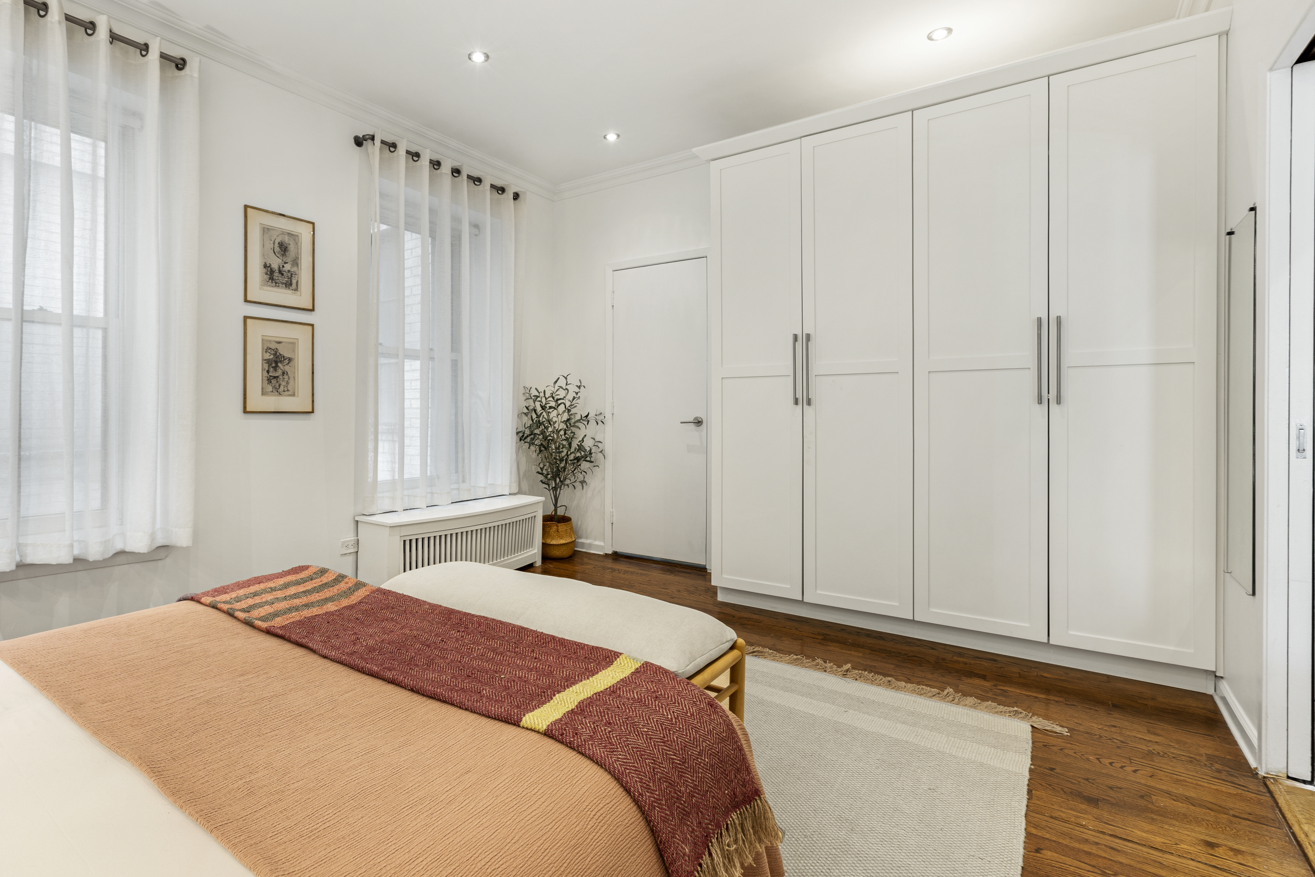 60 Pineapple Street, Unit 4J Brooklyn, NY 11201 - Photo 8 of 16