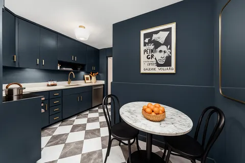 $1,895,000 | 700 Park Avenue, Unit 2B | Lenox Hill