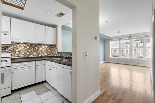 $750,000 | 402 9th Street, Unit W3J, Hoboken, NJ 07030