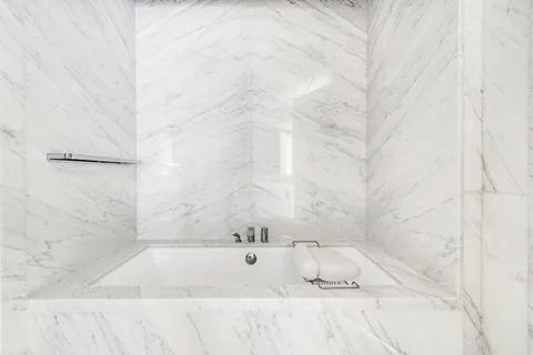 $4,450,000 | 10 Riverside Boulevard, Unit 28C | Upper West Side