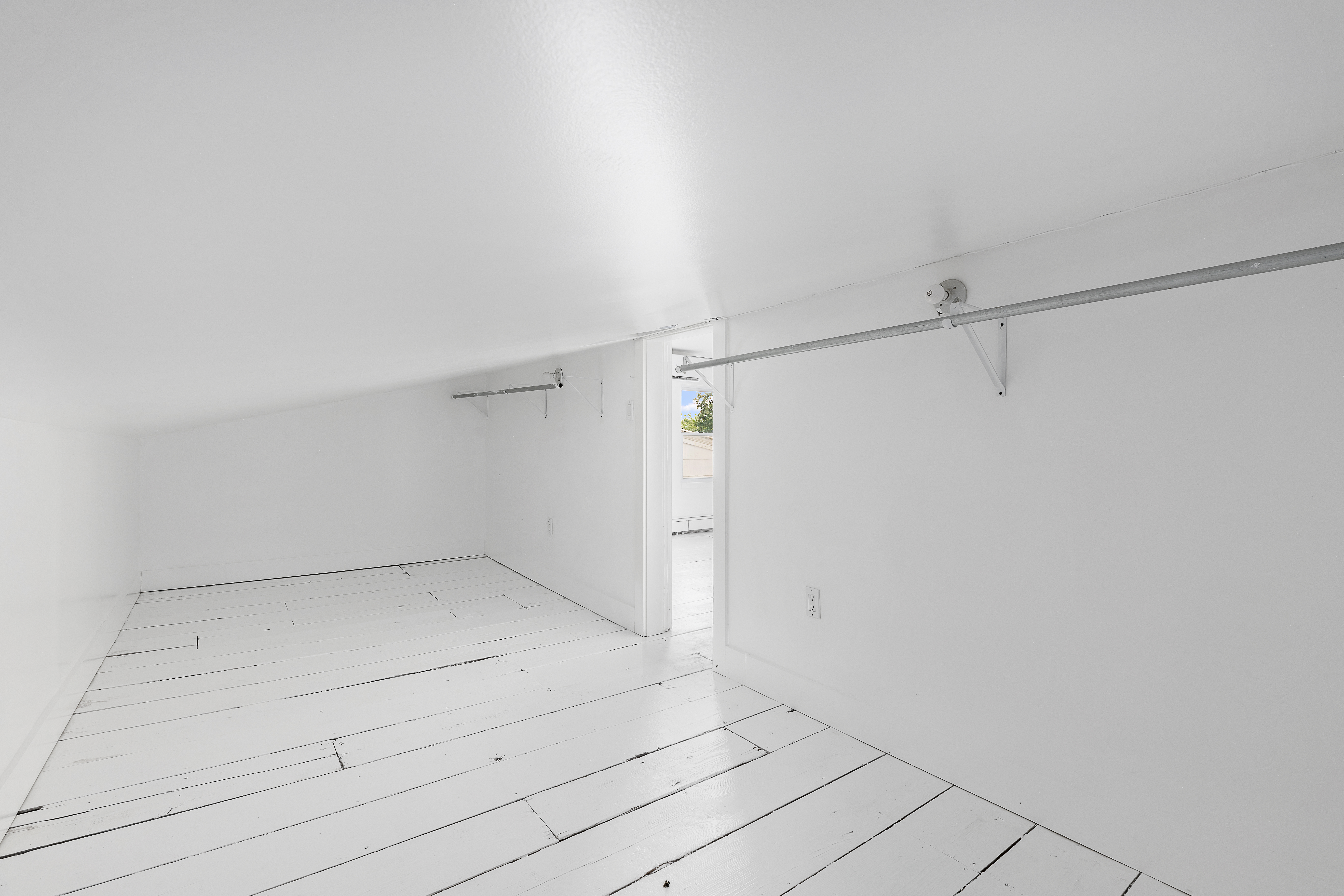 88 Chestnut Street Brooklyn, NY 11208 - Photo 16 of 20 Gallery Image 16
