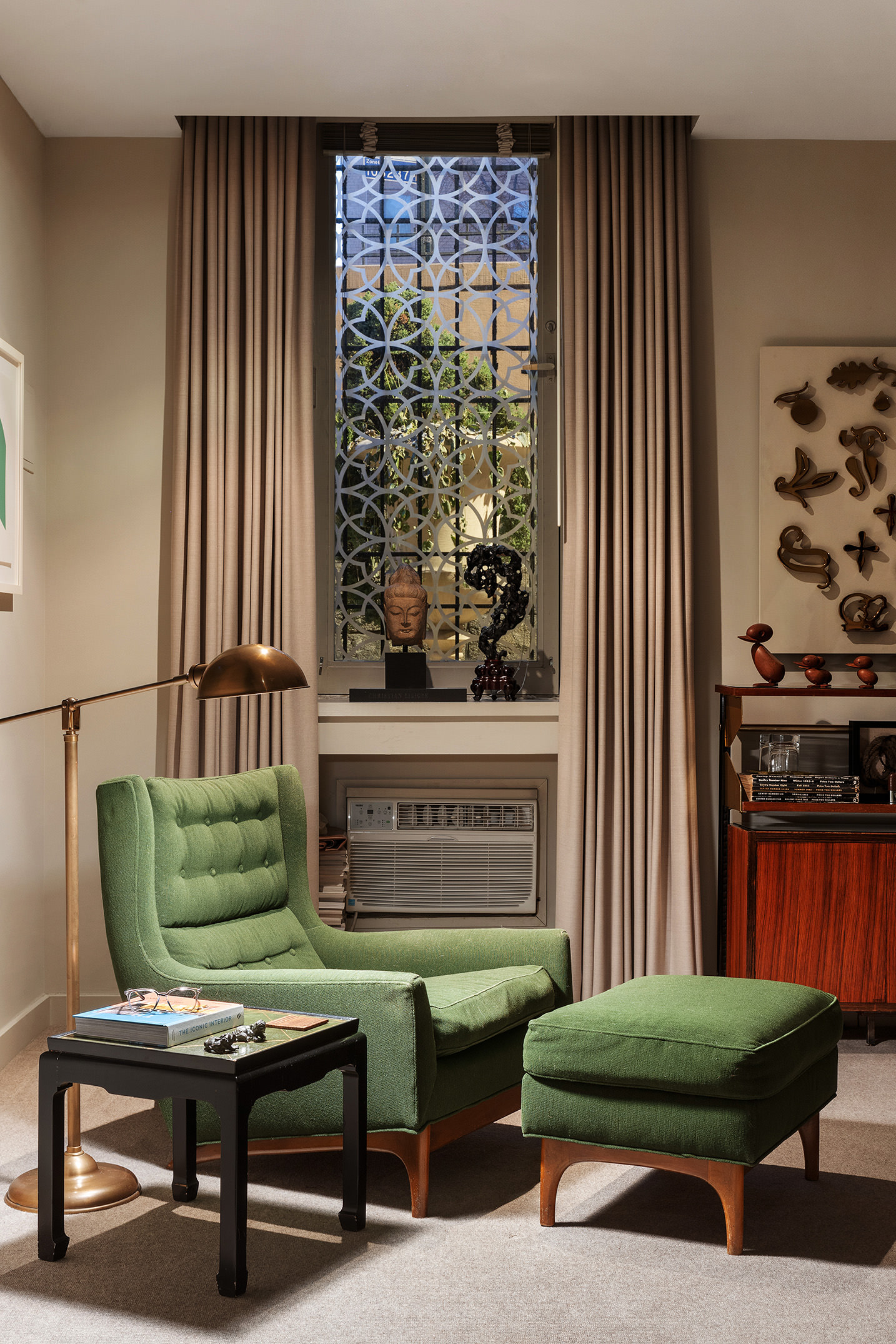 23 Park Avenue, Unit 1A Manhattan, NY 10016 - Photo 15 of 18 a room with furniture and a window