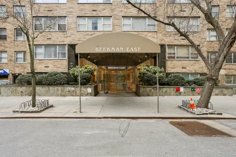 $495,000 | 330 East 49th Street, Unit 7M | Midtown East