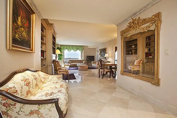 721 5th Avenue, Unit 63C Manhattan, NY 10022 - Photo 3 of 9