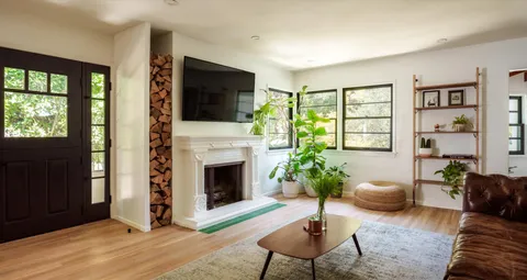 $1,549,000 | 8421 Kirkwood Drive, Los Angeles, CA 90046