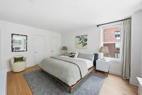 $2,699,000 | 50 East 72nd Street, Unit 10B | Lenox Hill