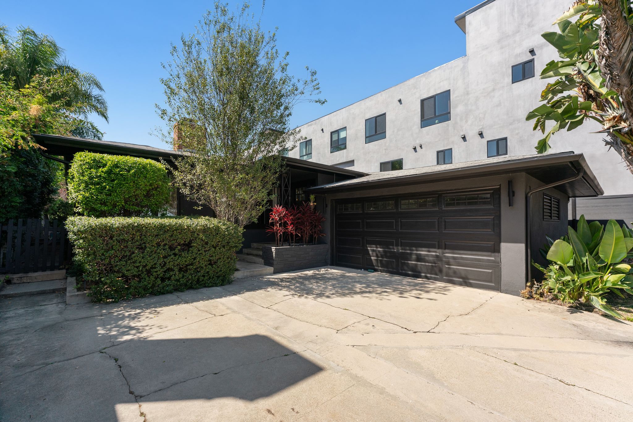 1903 Preuss Road Los Angeles, CA 90034 - Photo 3 of 39
