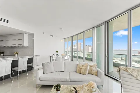 $1,975,000 | 900 Biscayne Boulevard, Unit 2506, Miami, FL 33132