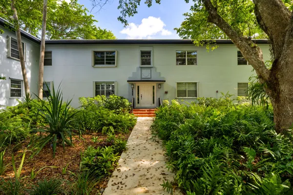 $350,000 | 5605 Southwest 80th Street, Unit 10D, Miami, FL 33143