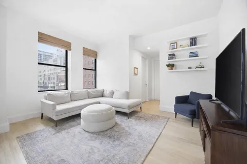 $1,395,000 | 71 Nassau Street, Unit 13C | Financial District
