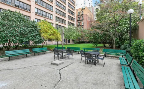 $725,000 | 220 Manhattan Avenue, Unit 7P | Upper West Side