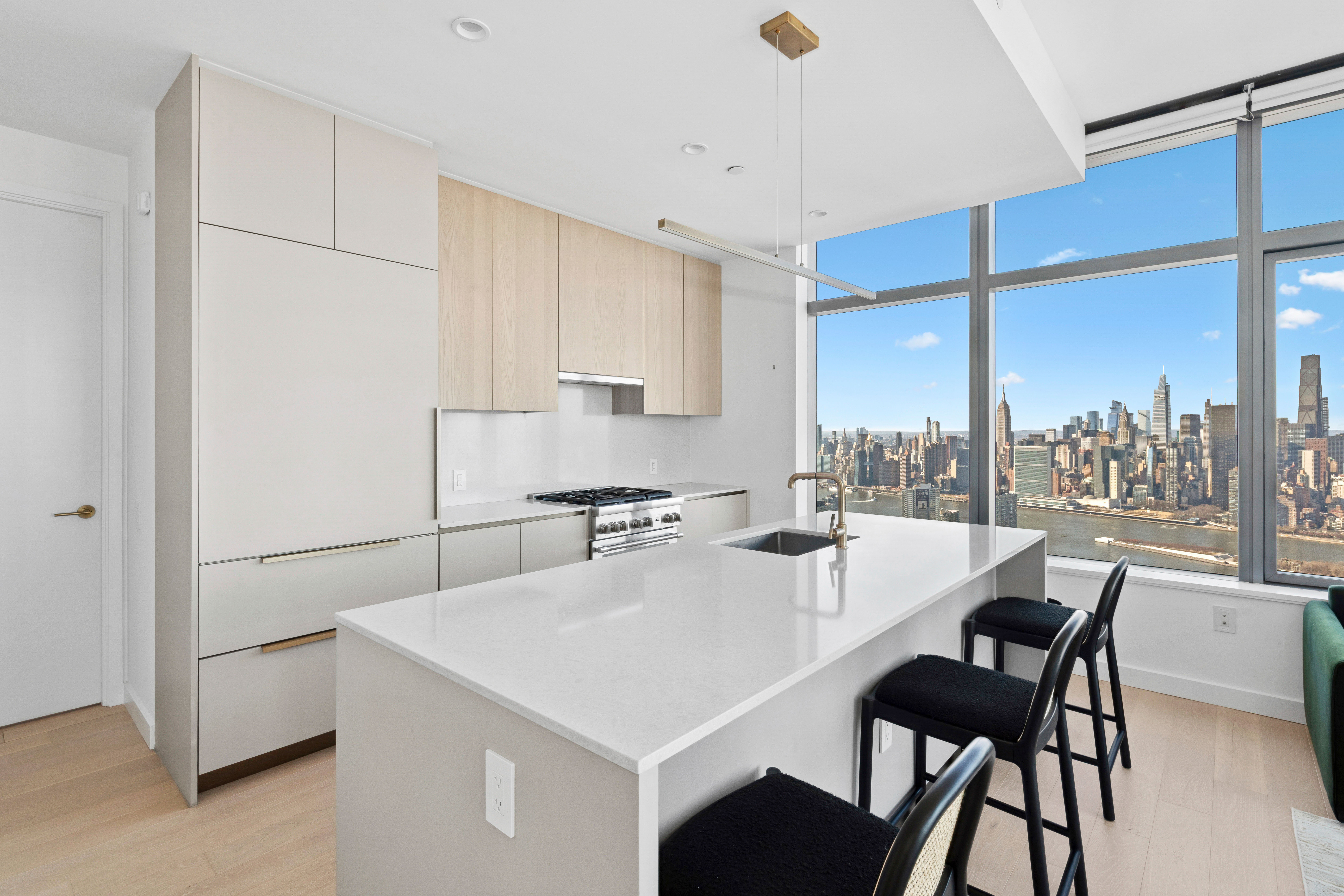 3 Court Square, Unit PH302 Queens, NY 11101 - Photo 3 of 8