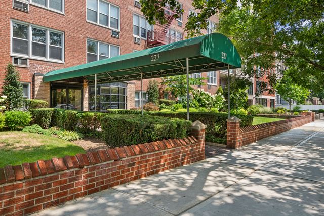 $723,313 | 227 Ocean Parkway, Unit 7M | Kensington