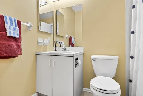 Contact Agent | 3704 Fenwick Lane, Mount Laurel, NJ 08054