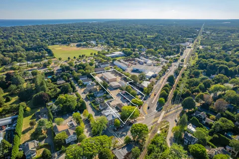 $24,750,000 | 3 Railroad Avenue, East Hampton, NY 11937