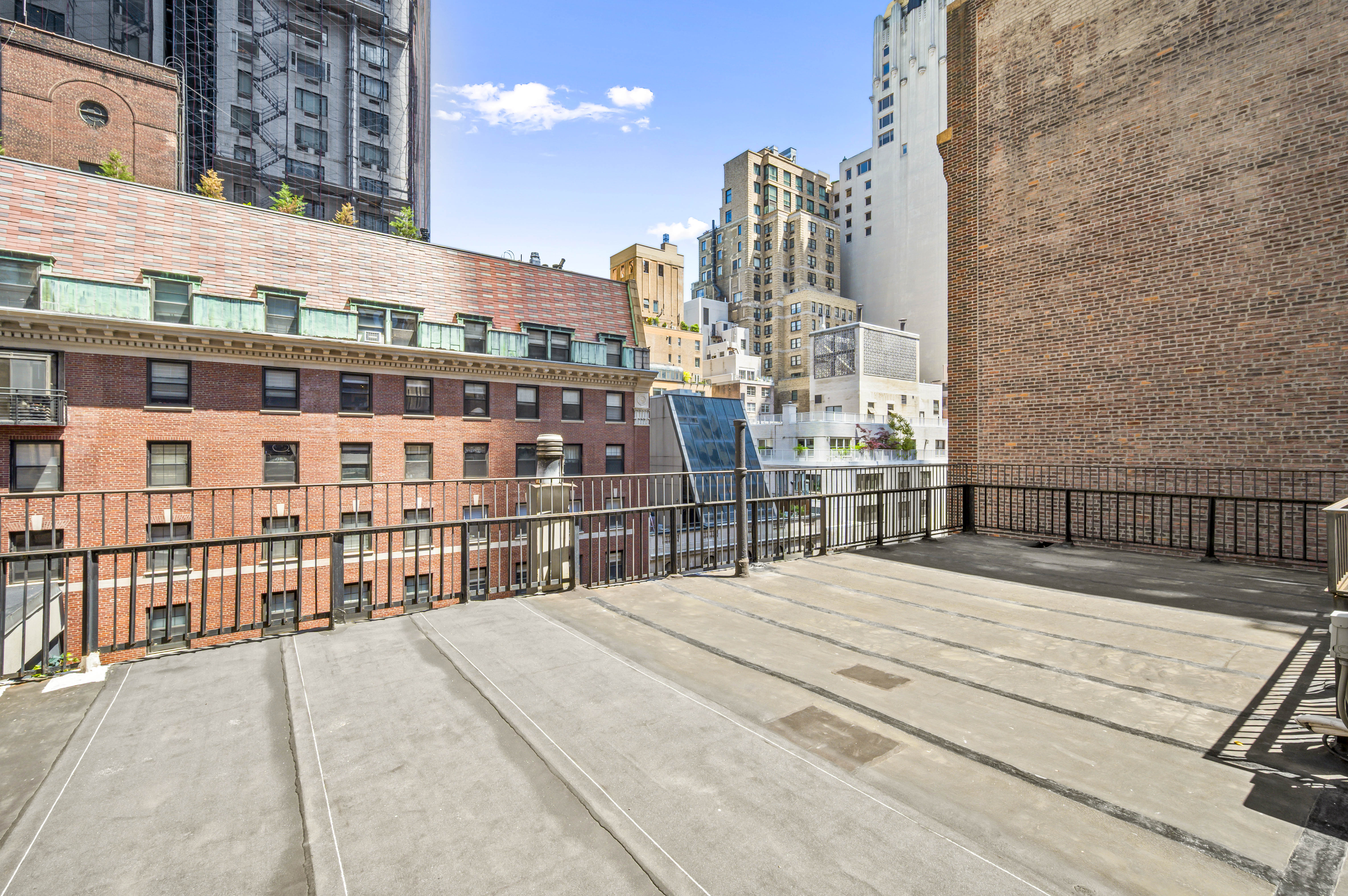 140 West 58th Street, Unit PHA Manhattan, NY 10019 - Photo 12 of 13 a view of a balcony with city view