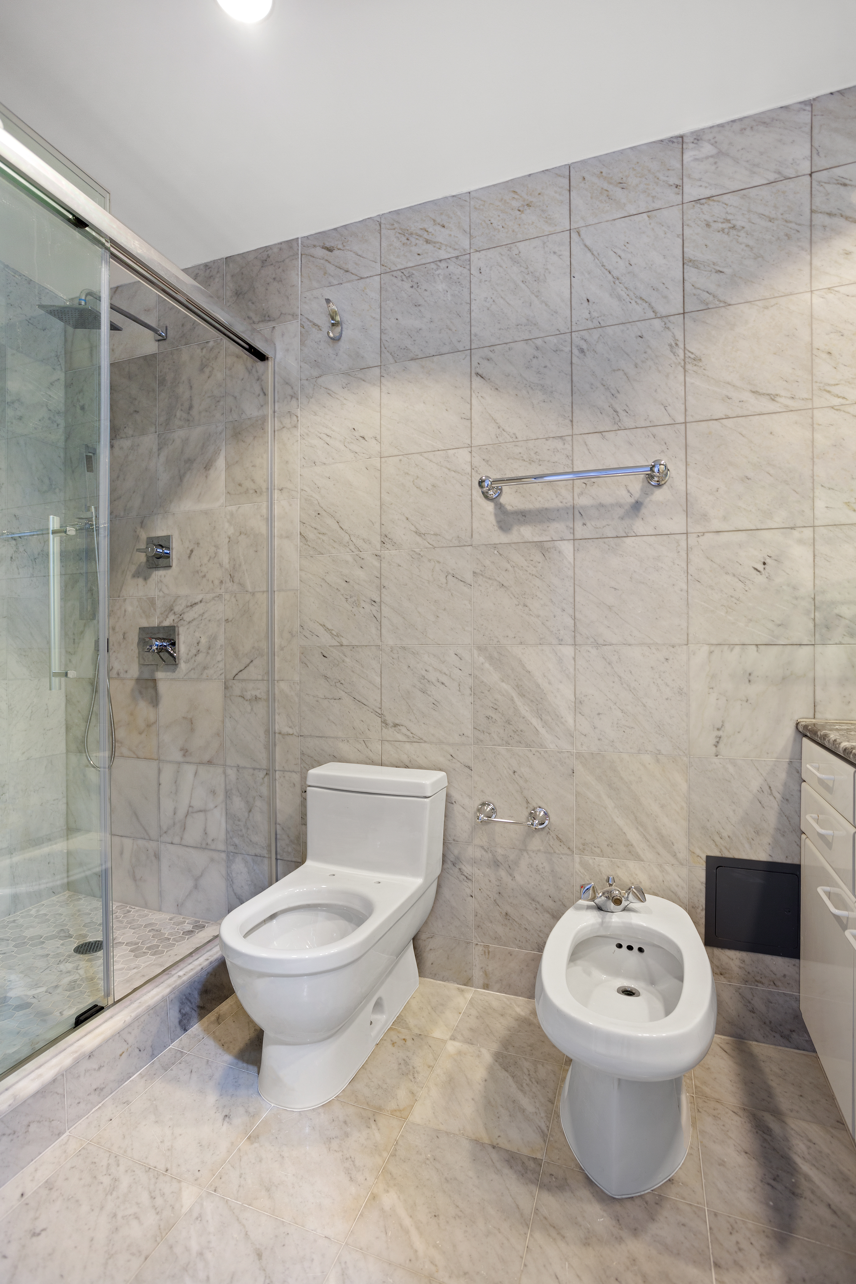 146 West 57th Street, Unit 62F Manhattan, NY 10019 - Photo 5 of 11