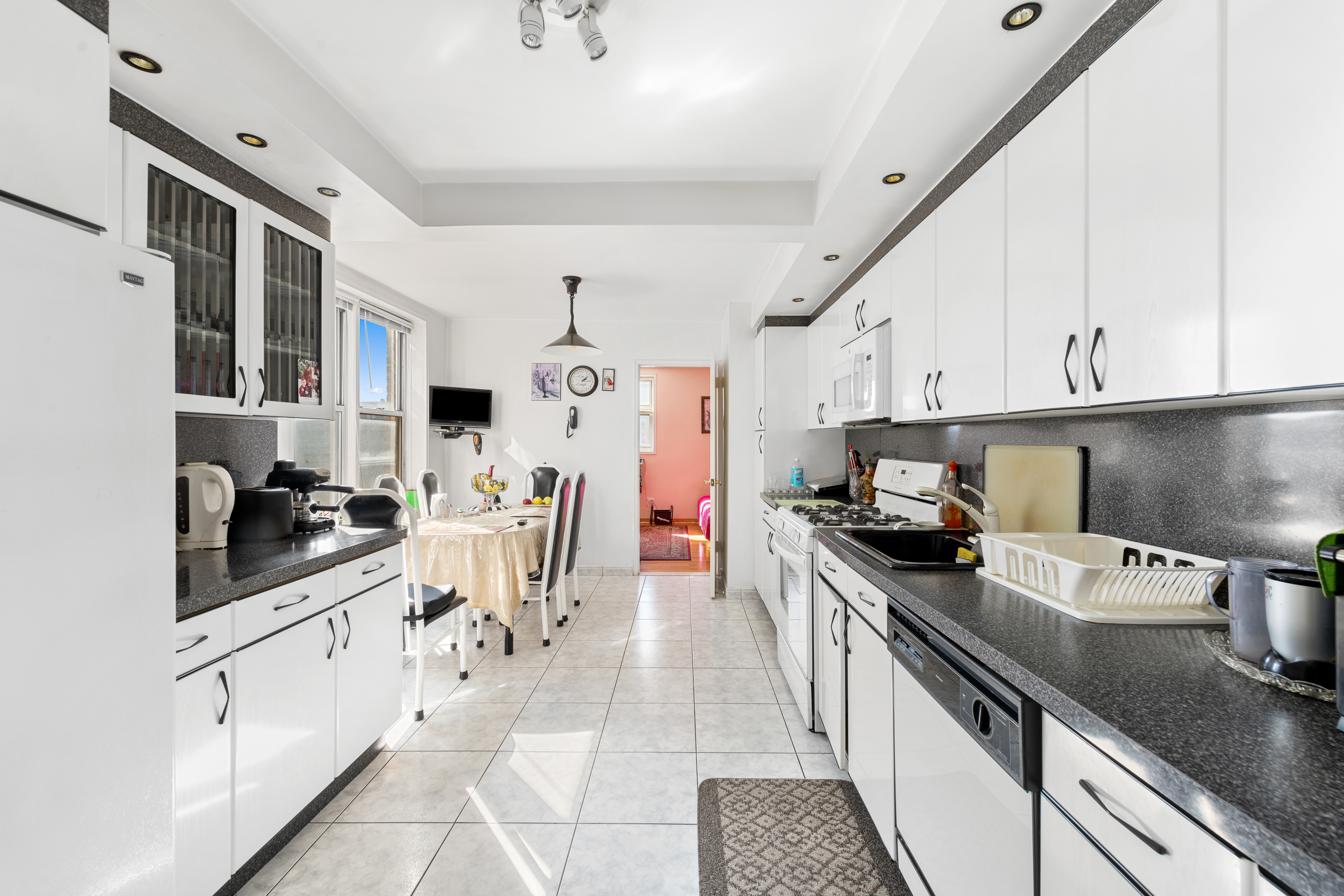 525 Ocean Parkway, Unit 5A Brooklyn, NY 11218 - Photo 5 of 10