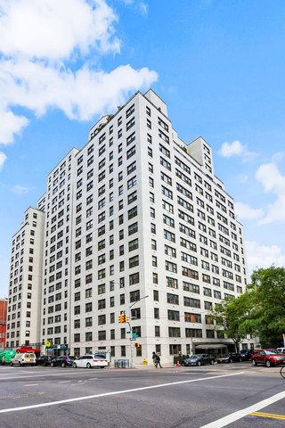 201 East 21st Street, Unit 7G Manhattan, NY 10010 - Photo 10 of 11 a view of a tall building