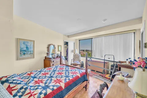 $435,000 | 4740 Connecticut Avenue Northwest, Unit 1007, Washington, DC 20008