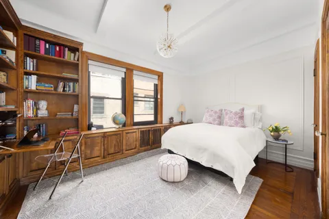 $2,350,000 | 119 West 71st Street, Unit 9B | Upper West Side