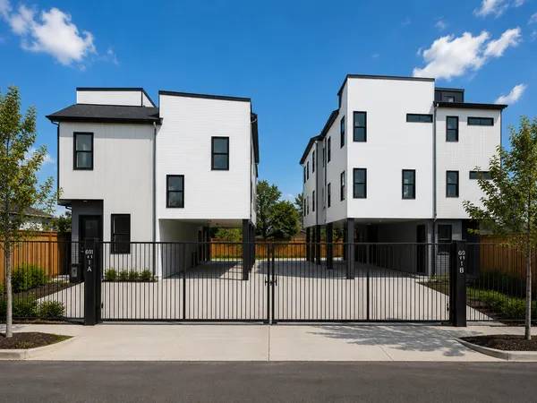 $590,000 | 6915 Easter Street, Houston, TX 77091