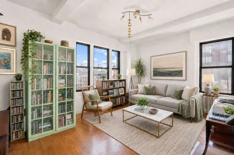 $3,290,000 | 225 Central Park West, Unit 905/906 | Upper West Side