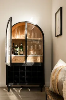 $2,849,000 | 11202 Canton Drive, Studio City, CA 91604