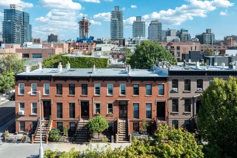 $3,300,000 | 331 Hoyt Street | Carroll Gardens