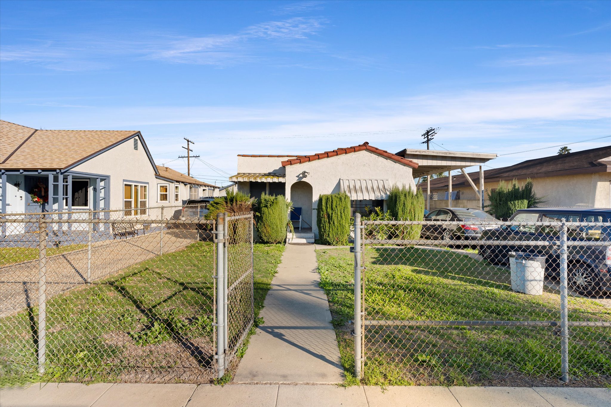 6326 5th Avenue Los Angeles, CA 90043 - Photo 4 of 14 a view of a house with backyard porch and sitting area