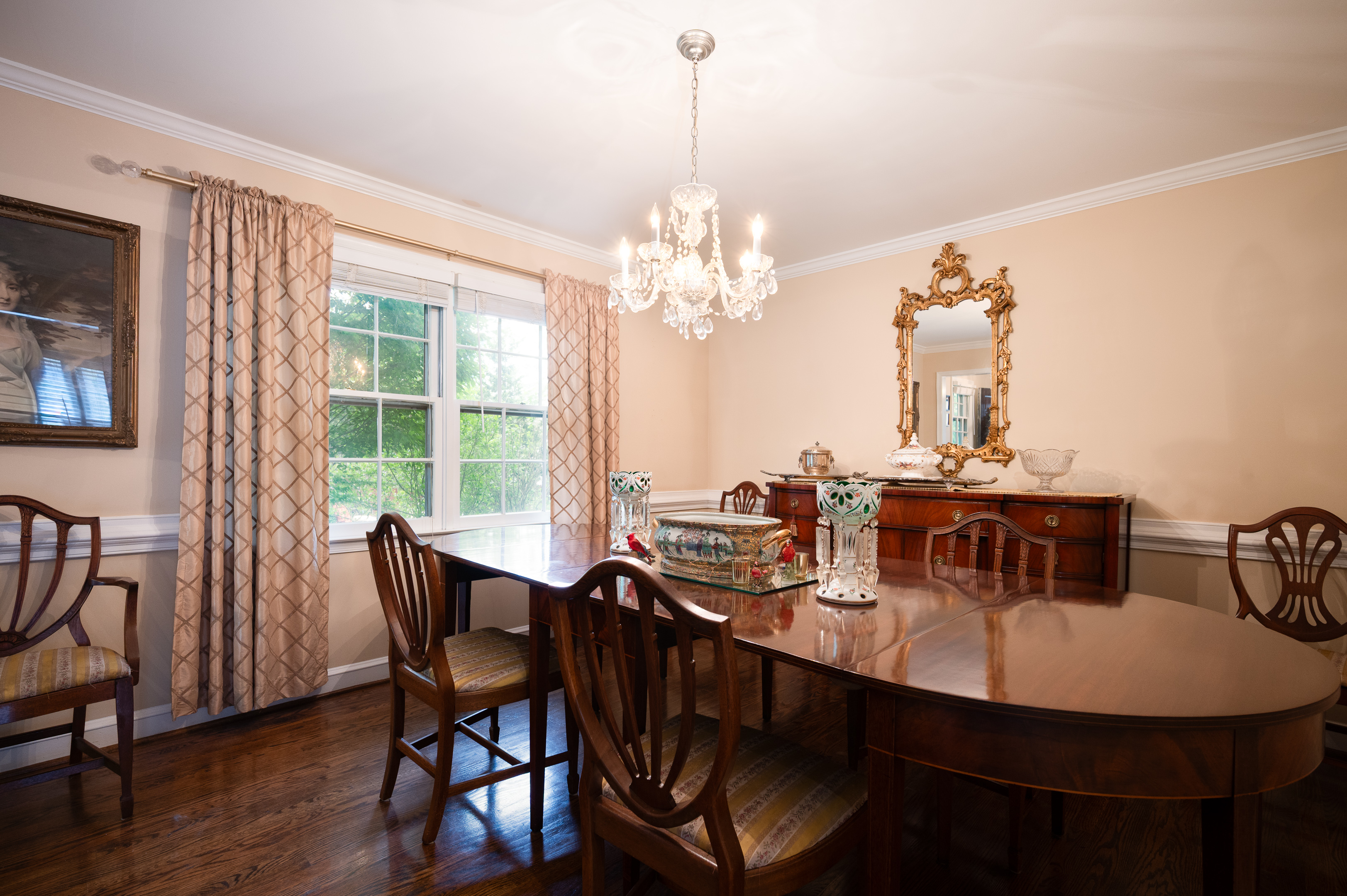 700 Blackshire Road Wilmington, DE 19805 - Photo 20 of 40 a dining room with furniture a chandelier and wooden floor