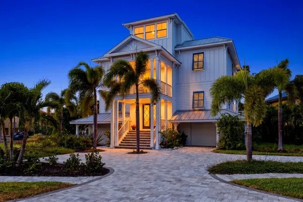 $2,350,000 | 2813 Kipps Colony Drive South, Gulfport, FL 33707
