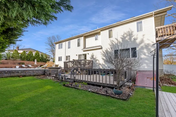 $950,000 | 27 Cypress Drive, Kings Park, NY 11754