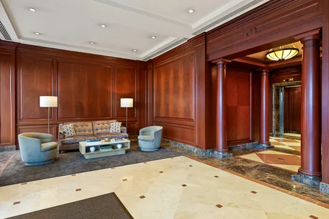 $2,295,000 | 90 East End Avenue, Unit 4B | Upper East Side