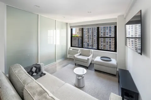 $510,000 | 2 Tudor City Place, Unit 9OS | Murray Hill