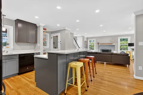 $1,075,000 | 312 Lincoln Avenue, Falls Church, VA 22046